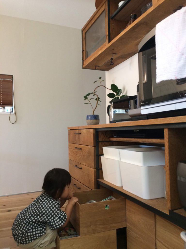 発見！お菓子の隠し場所