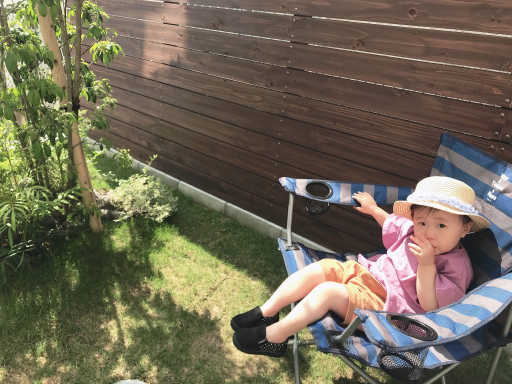 庭でのんびり