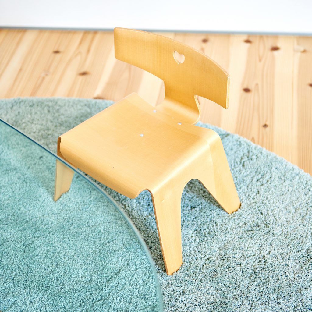 イームズのチルドレンズチェア