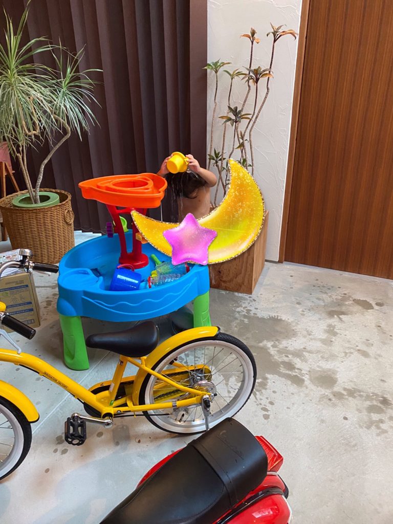 水浴び。土間で・・・