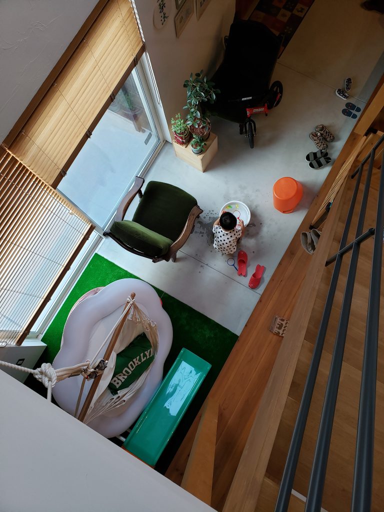 土間で氷金魚すくい