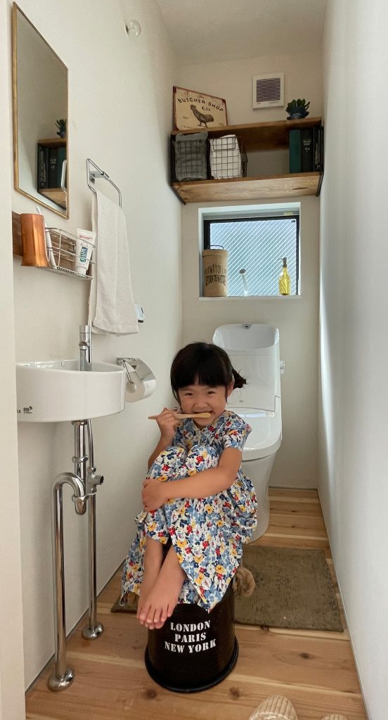 トイレで歯磨き…
