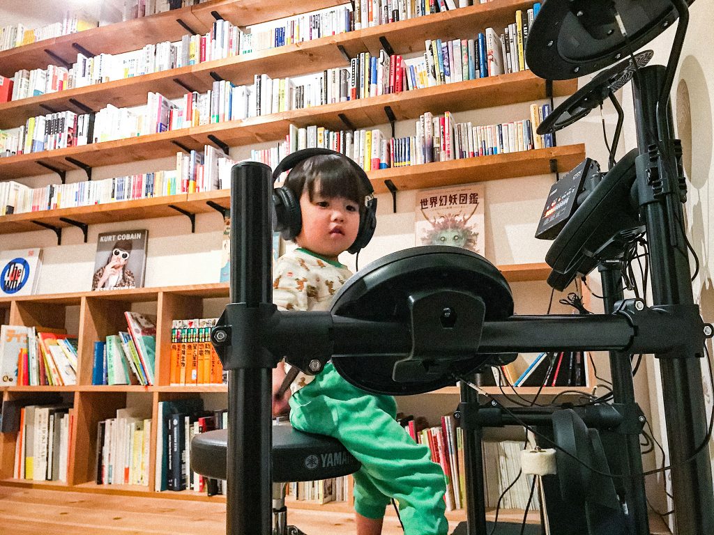 2歳のドラマー