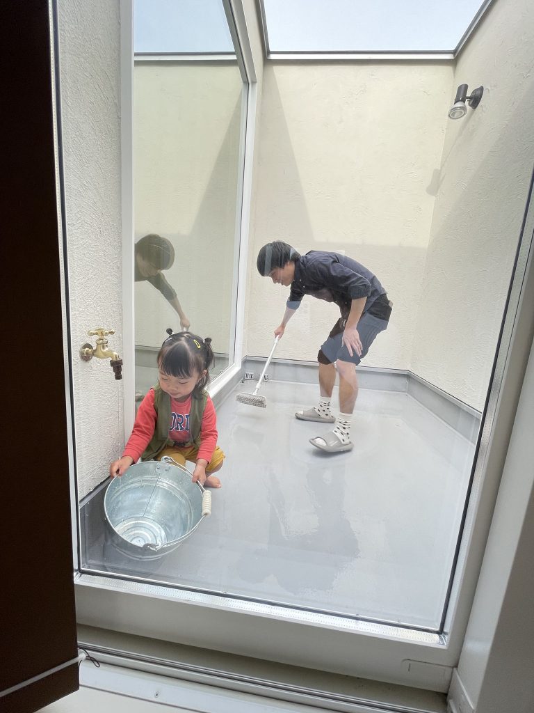 お手伝いとゆう名の水遊び