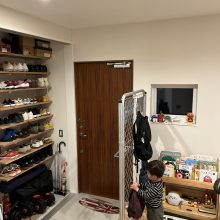 通園バック片付け中