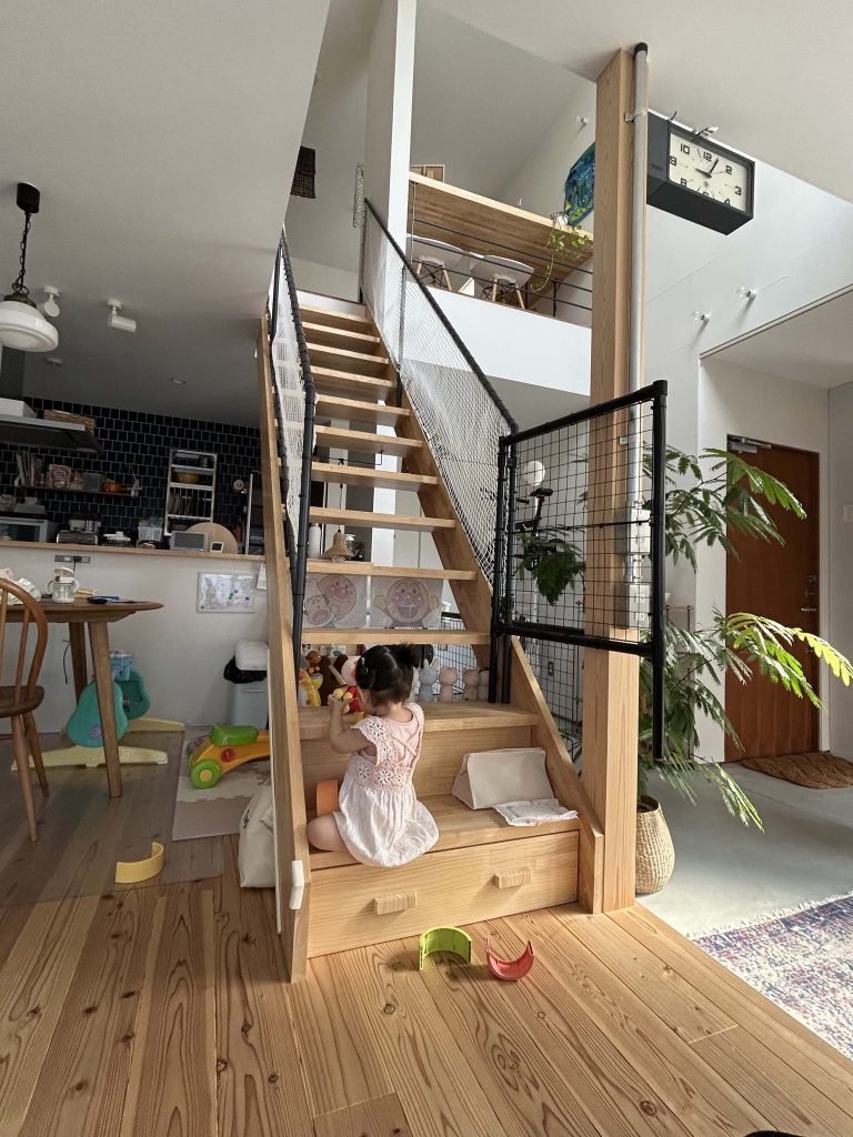 階段は私の遊び場