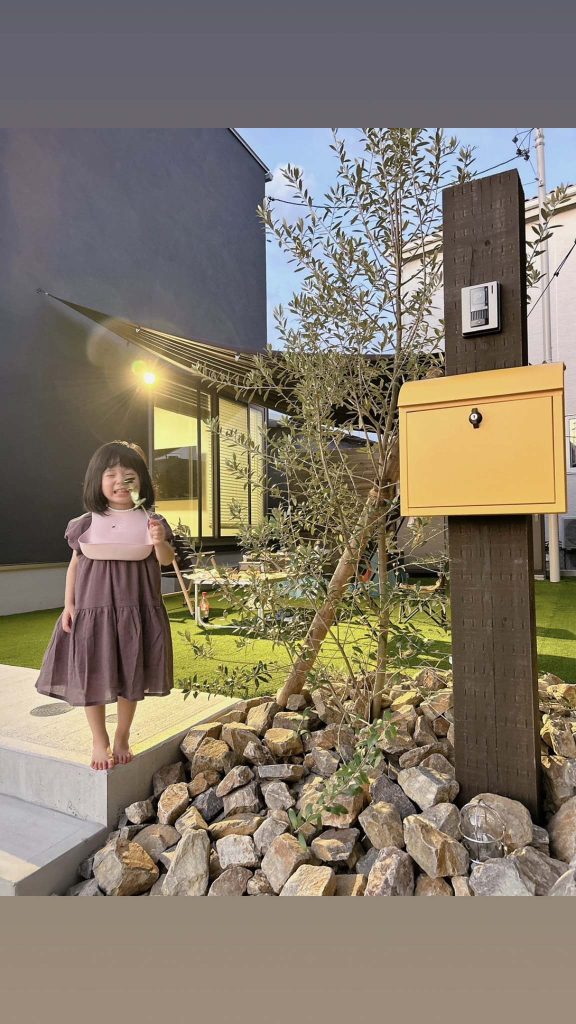 光と笑顔の交差点