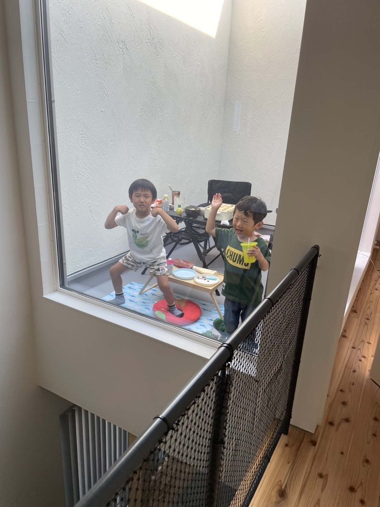 初めてテラスで